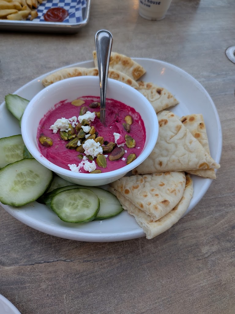  Lake House Grill & Bar