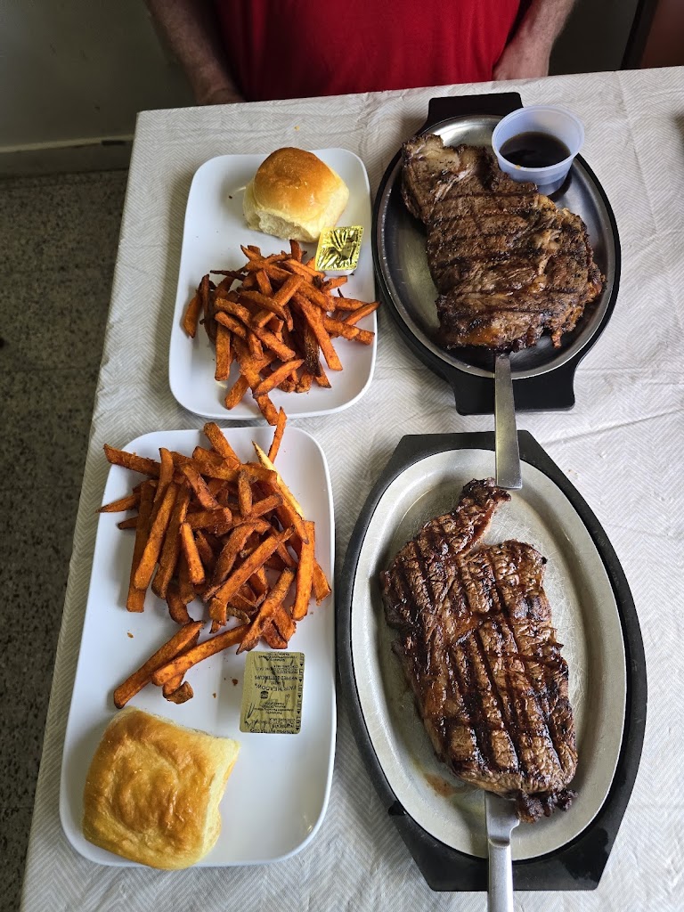  Twisted Vines Pub and Eatery