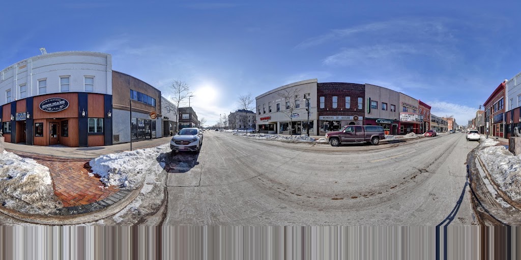  Houligans Steak & Seafood Pub