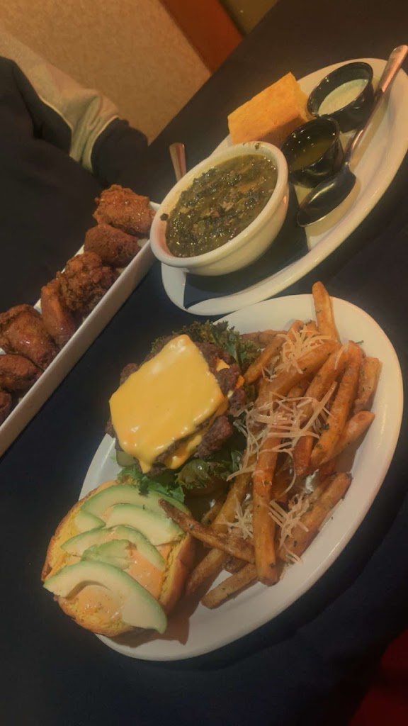  Wilder's Cutting Edge Bistro