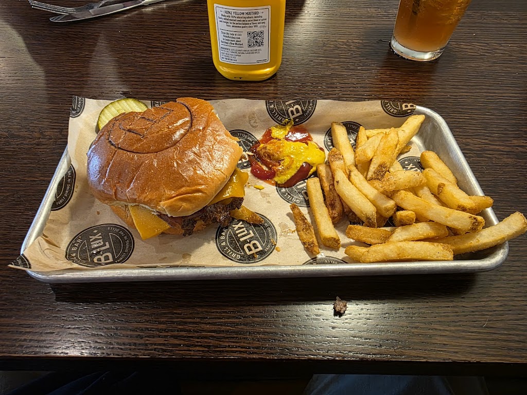  B-LUX Grill & Bar Lake Delton