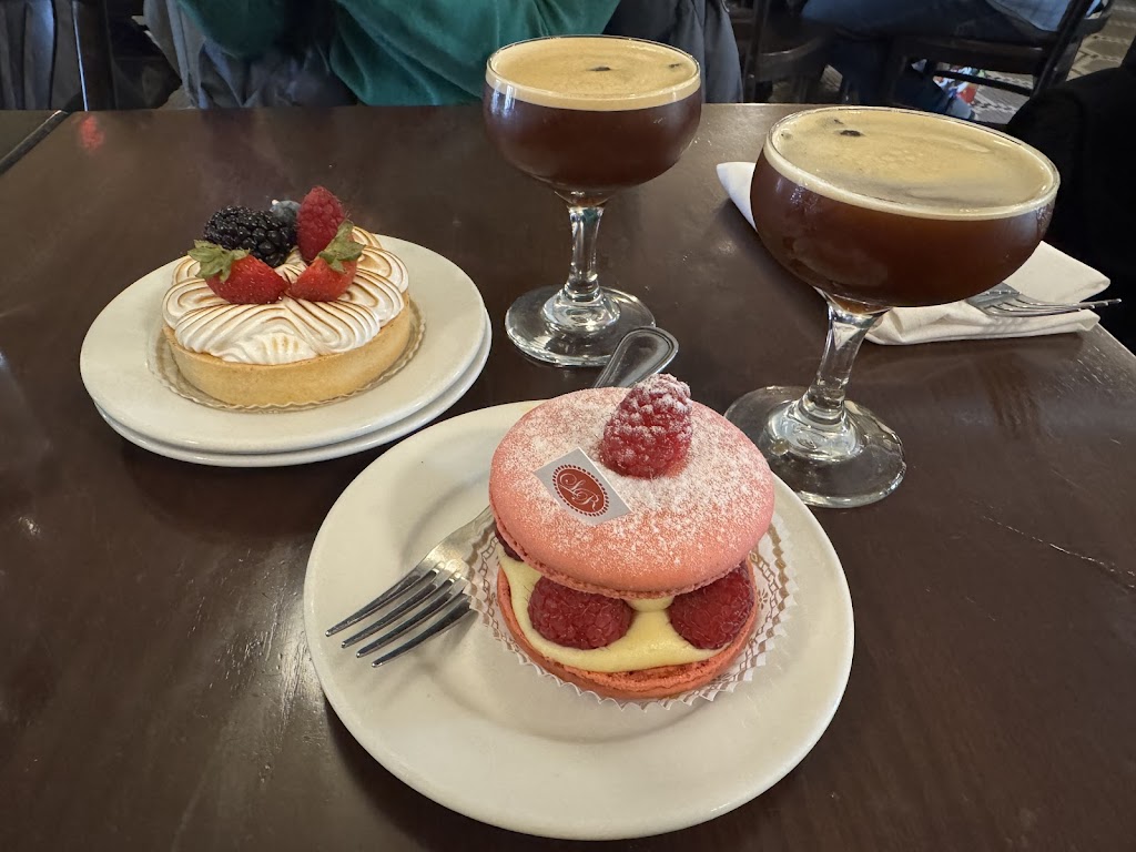  Le Reve Pâtisserie & Café