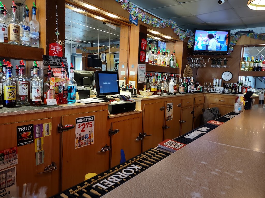  Twisted Vines Pub and Eatery