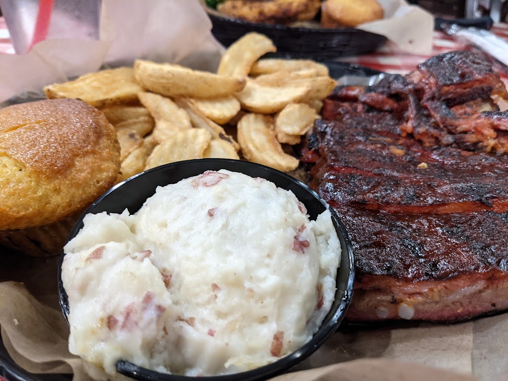  Famous Dave's Bar-B-Que