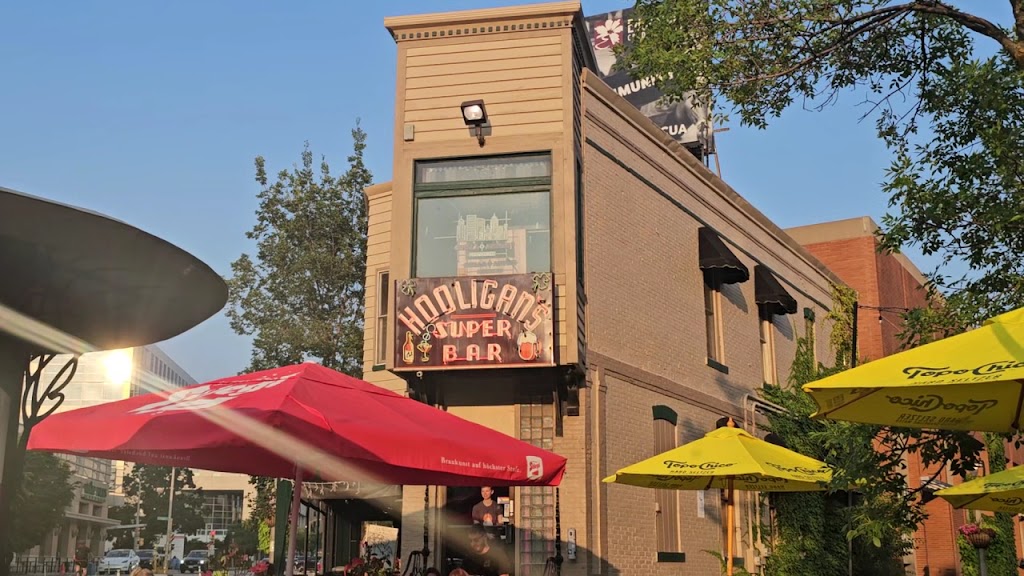  Hooligan's Super Bar