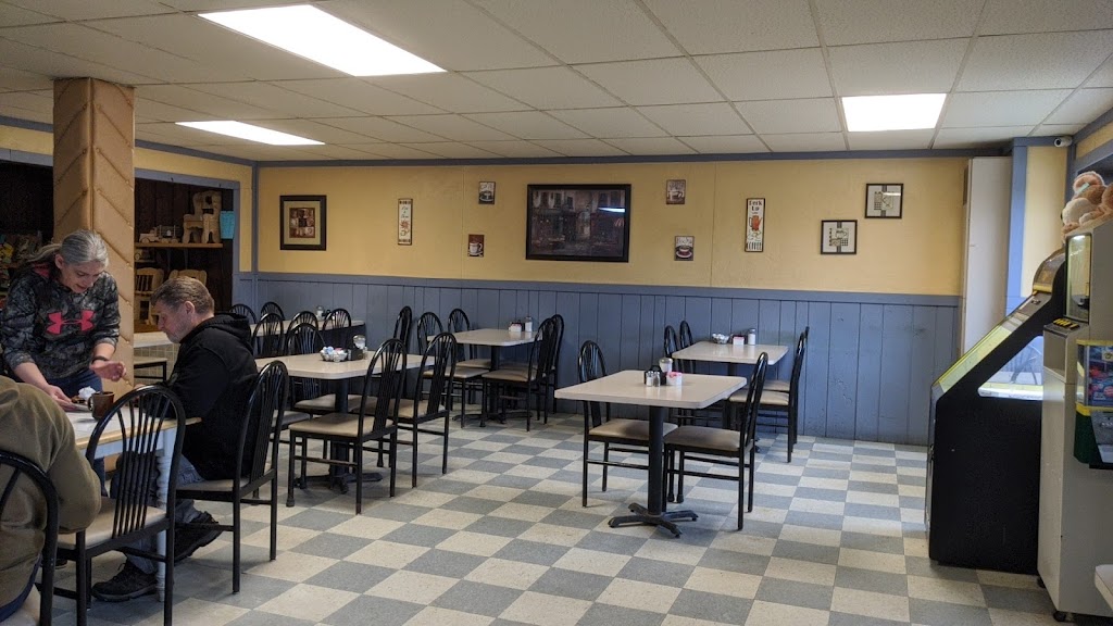  Clubhouse Restaurant