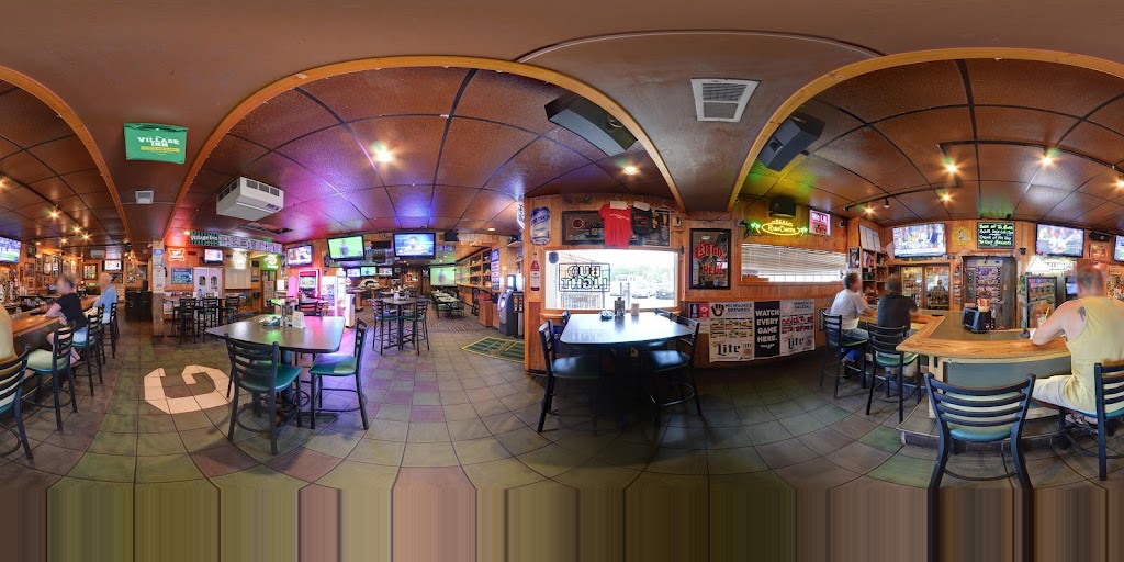  Village Inn Sports Bar, Grill & Pizzeria