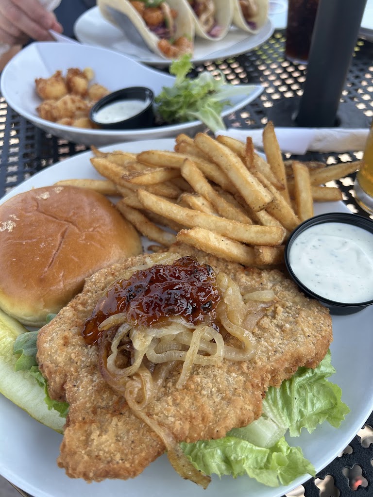  The Rock Bar & Grill