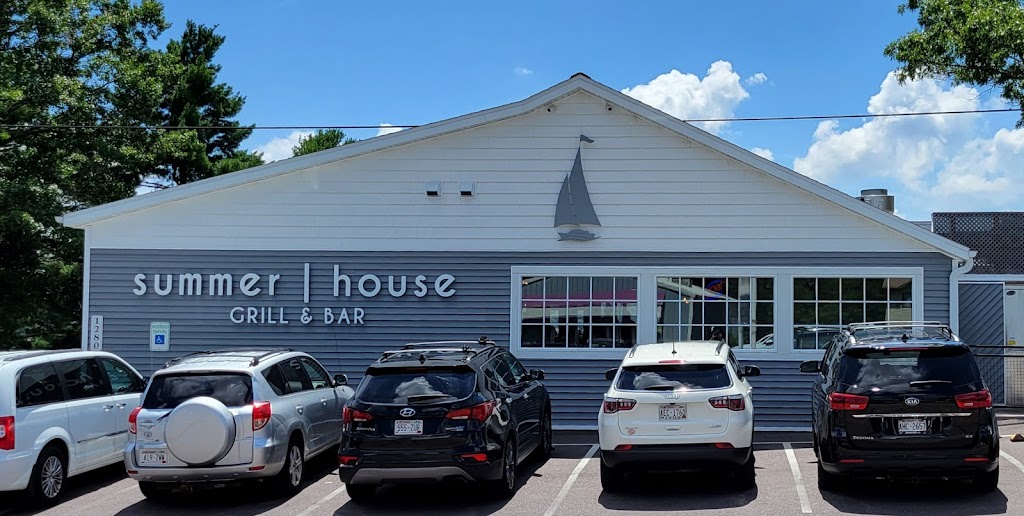  Lake House Grill & Bar
