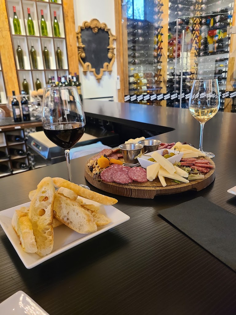  Vino!Vino! at Stone's Throw Winery