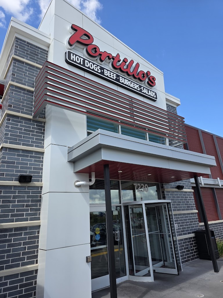  Portillo's Madison, Wisconsin - West Towne
