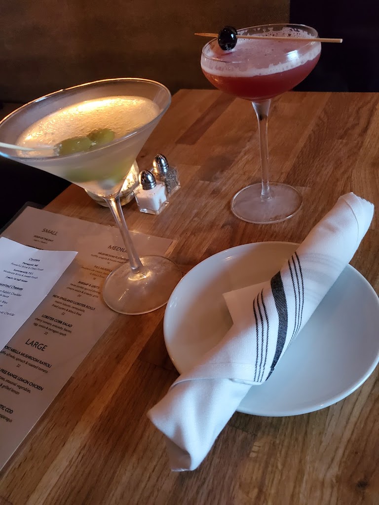  Bleu Restaurant & Lounge