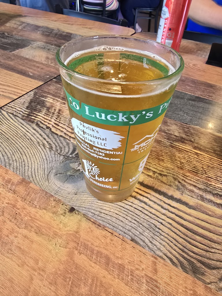  Lucky's Pub and Grill