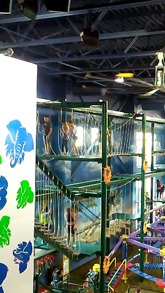  Volcano Lounge & Lanes