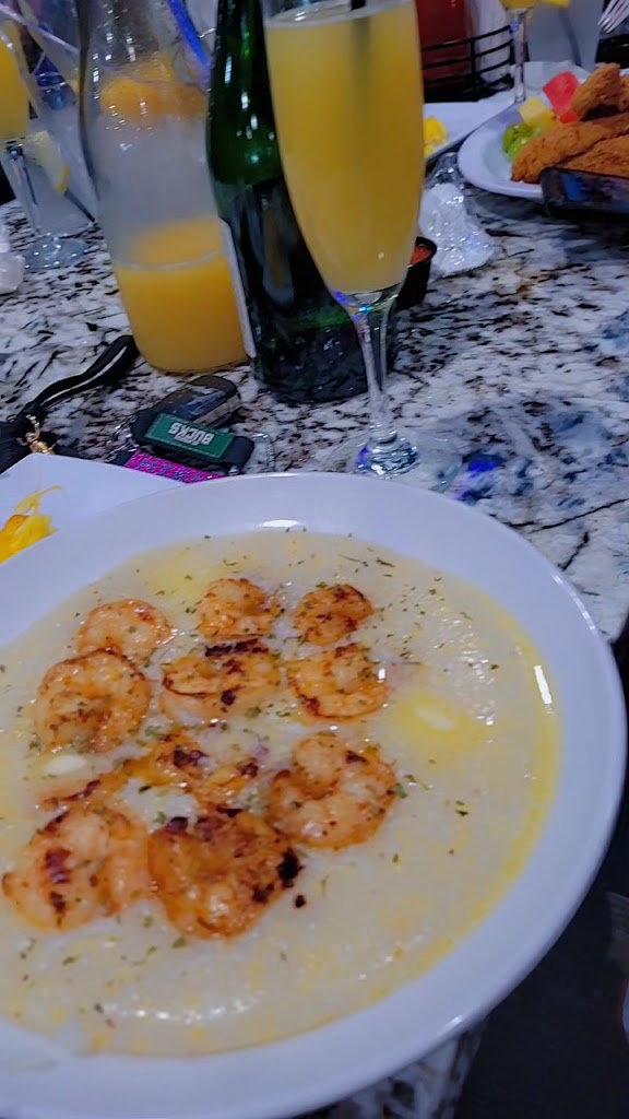  Syrs Restaurant and Lounge