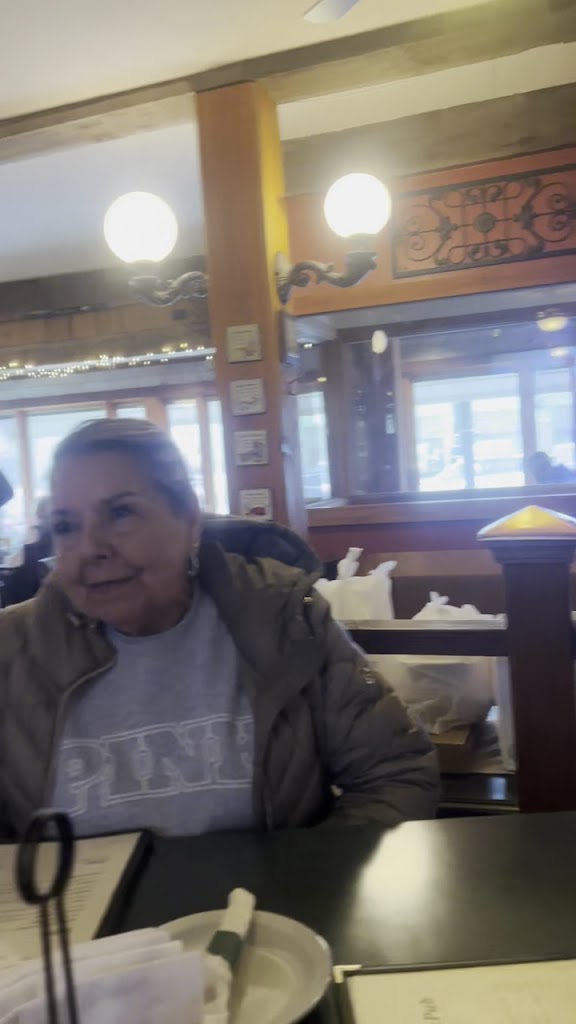  Avantis Italian Restaurant & Pub