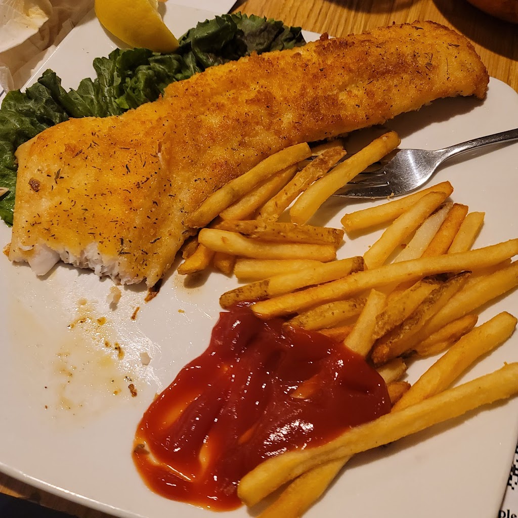  Quindts Towne Lounge & Eating House