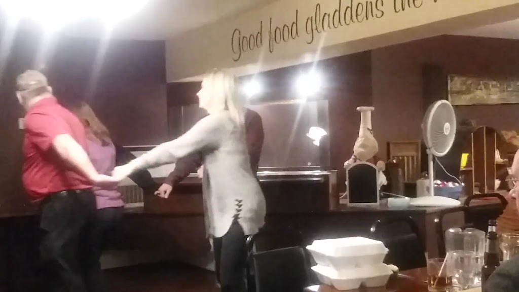  Badger Crossing Pub & Eatery