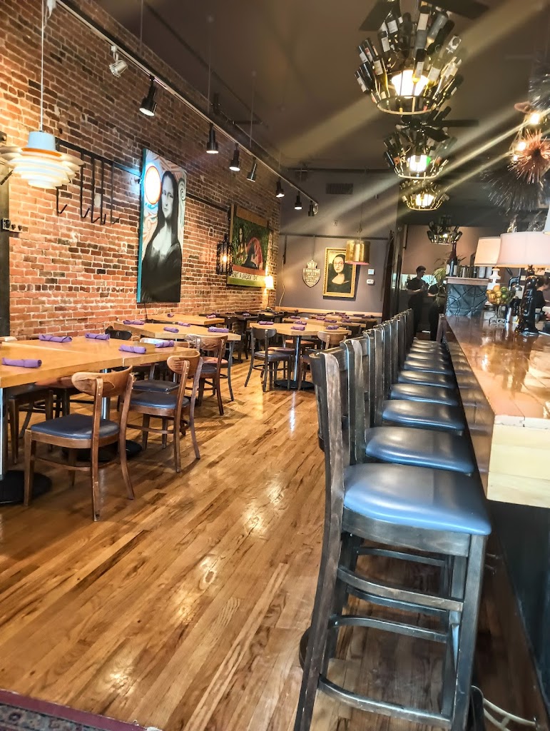  Mona Lisa's Restaurant