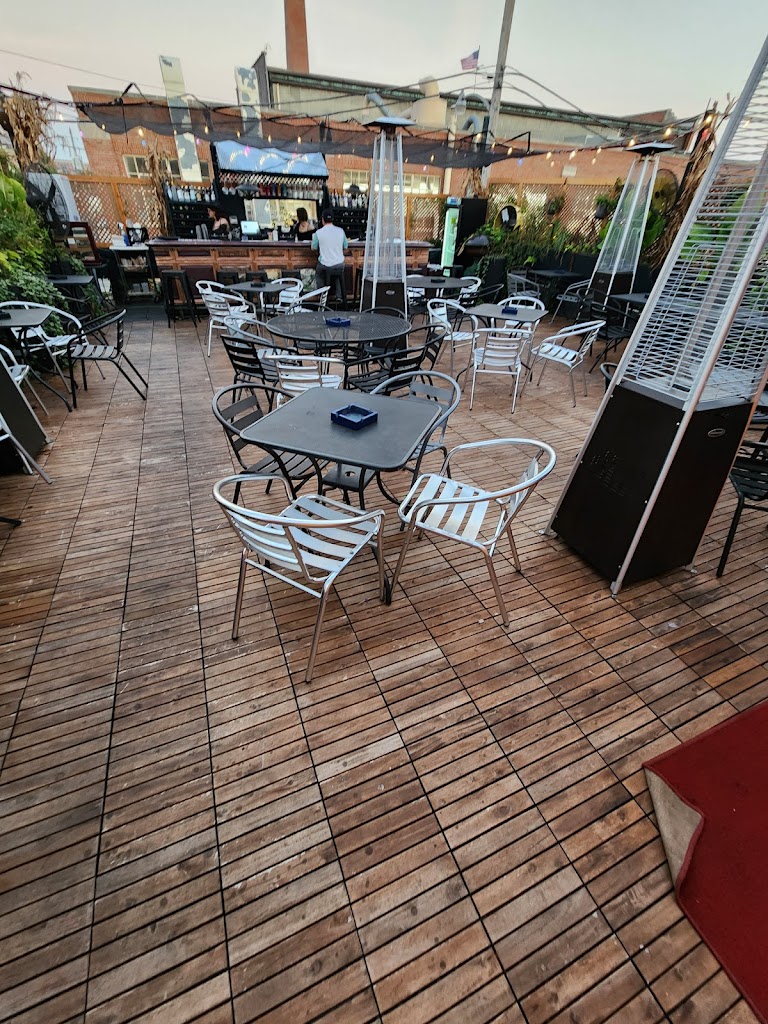  Shaker's Cigar Bar & World Cafe