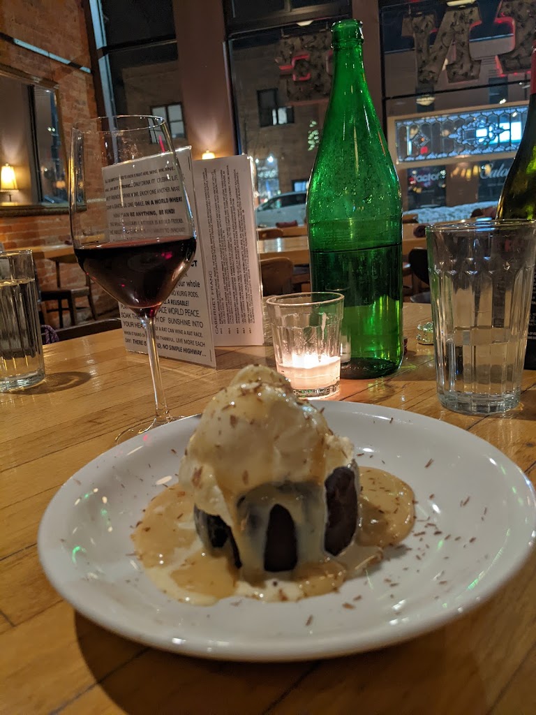  Mona Lisa's Restaurant