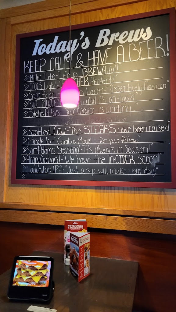  Red Robin Gourmet Burgers and Brews