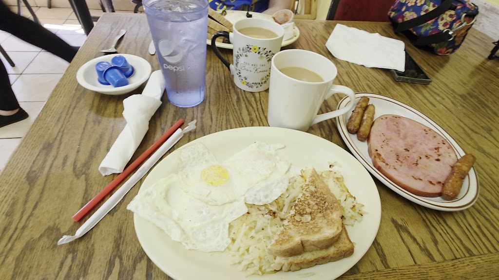  🌻Dorine's Family Inn🌻