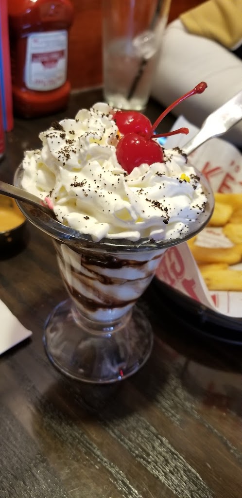  Red Robin Gourmet Burgers and Brews