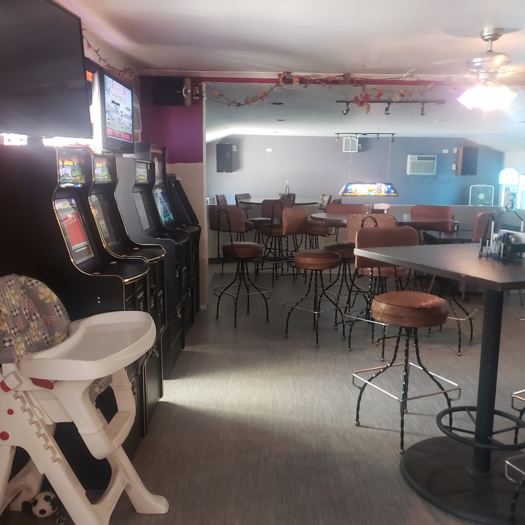  Bobbi J’s Roadside Saloon