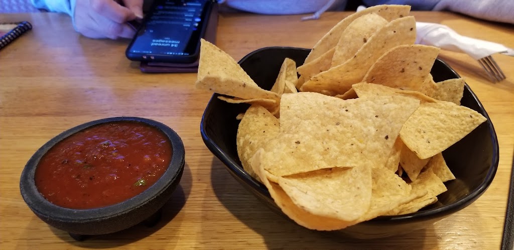  Lucky Star Pub & Eatery