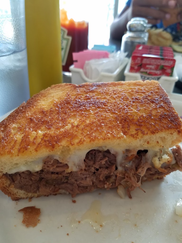  Benji's Deli