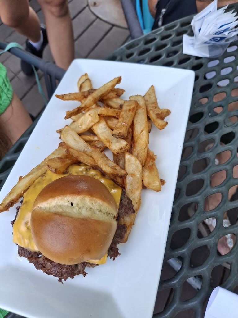  Ravina Bay Bar & Grill