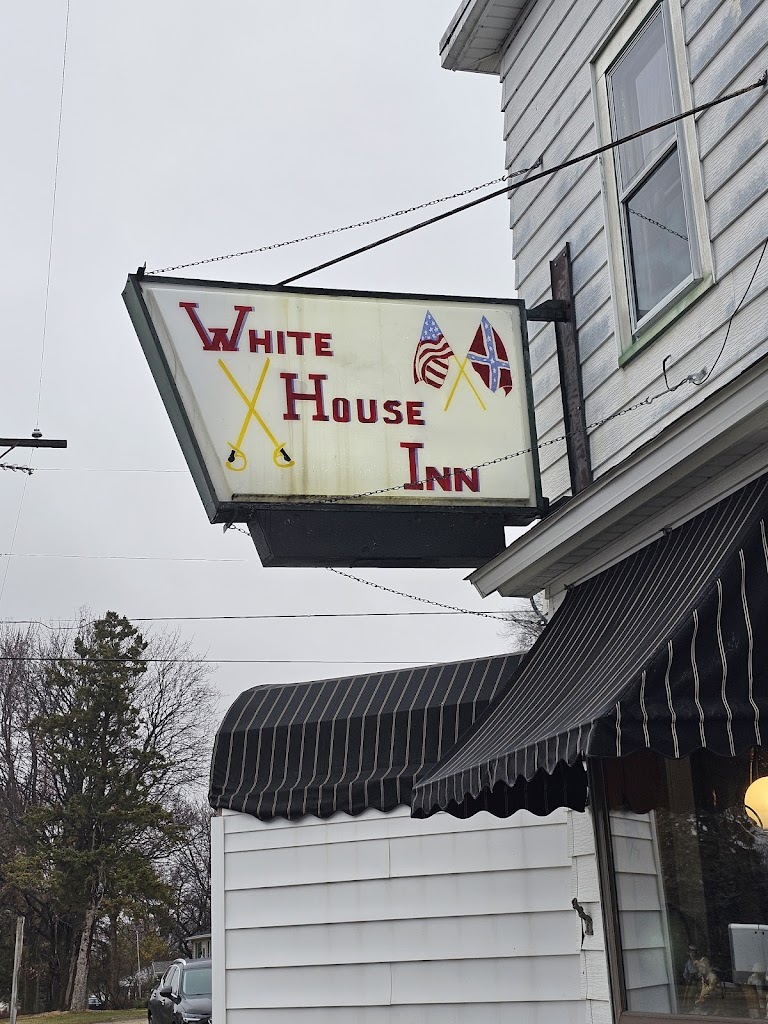  White House Inn