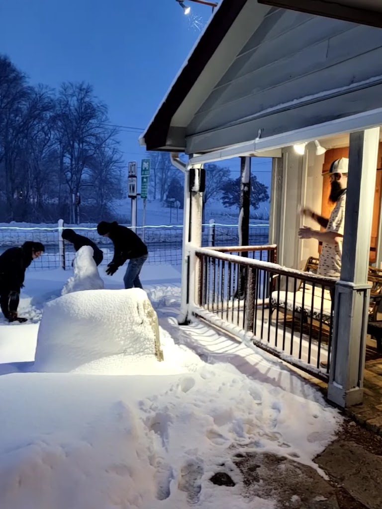  Plier's Full Circle Pub & Restaurant