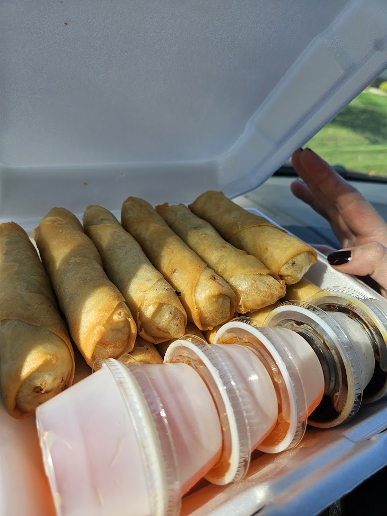  B's Egg Rolls drive-thru