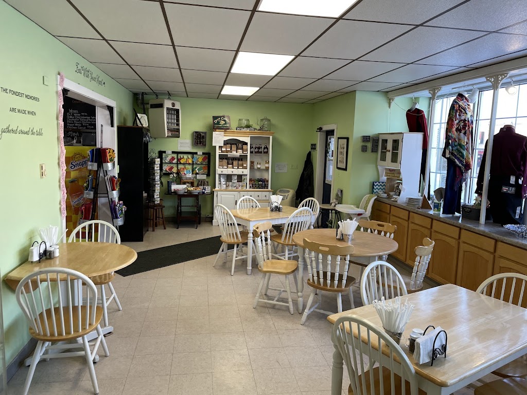  Kayla's Kitchen and Closet