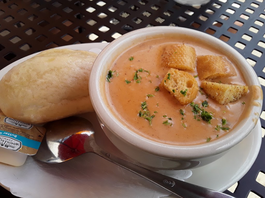  Popeye's on Lake Geneva