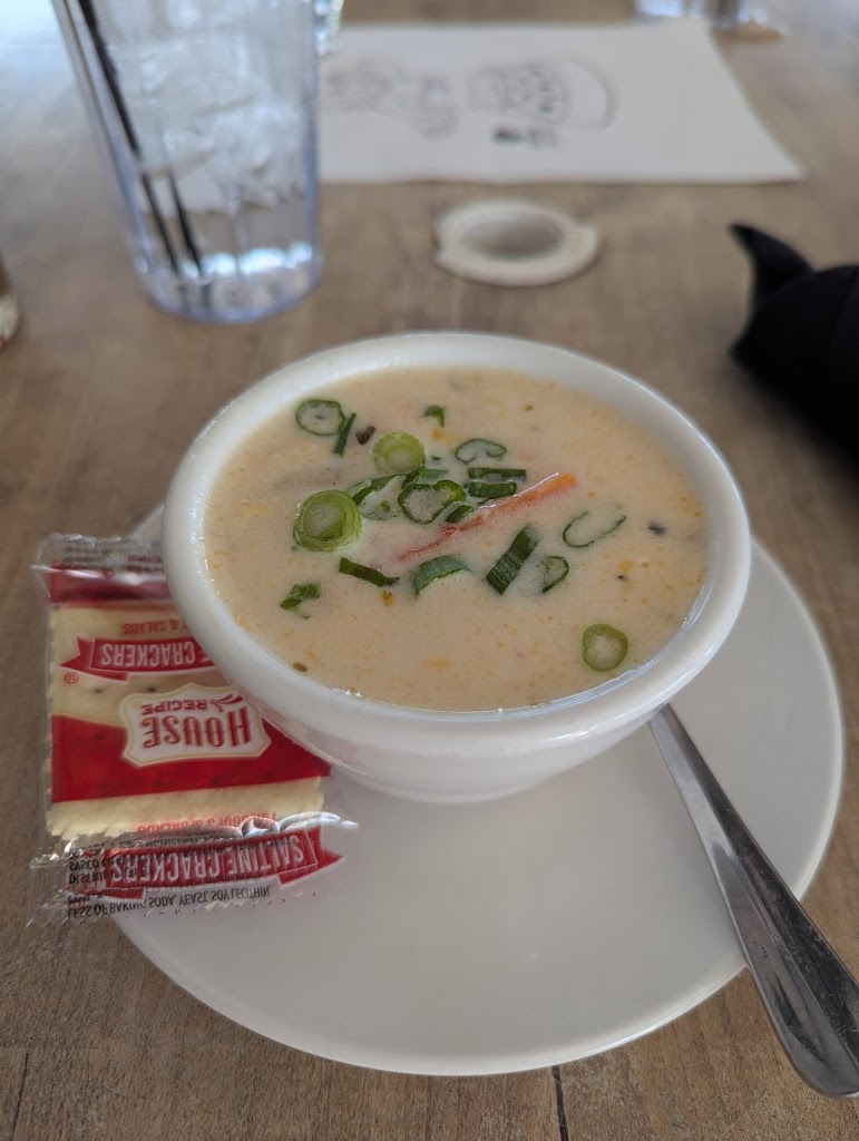  Lake House Grill & Bar