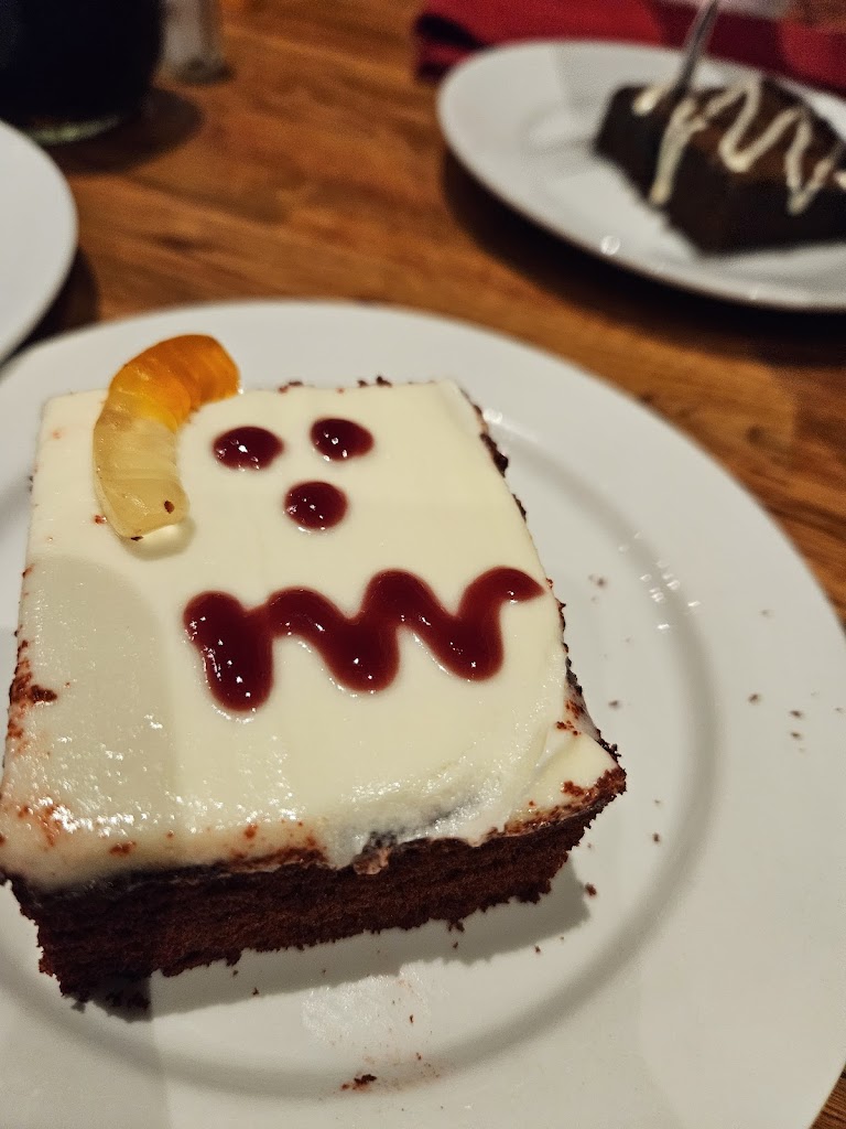  Sneaky Pete's Wild West Dinner Show