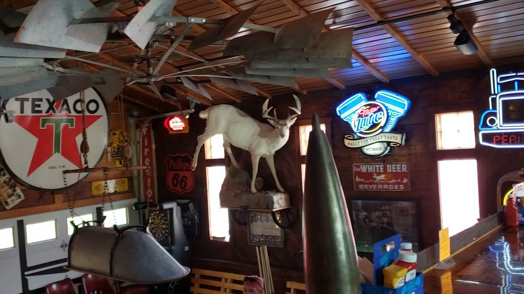  Bucknuckles Bar & Grill