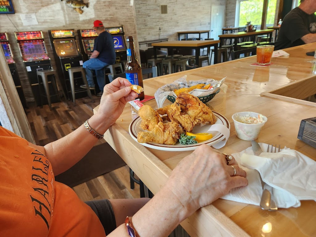  Lakeside Restaurant & Bar