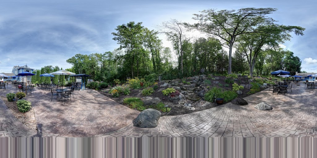  Cabby's Grill & Patio