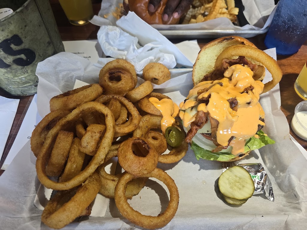  Licari's Bar & Grill