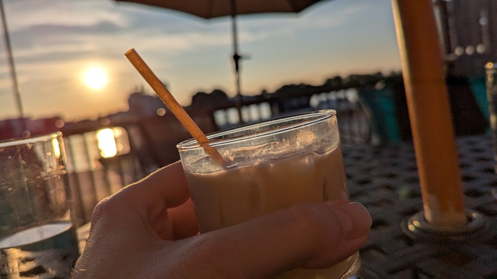  Studio 1212 Cafe & Wine Bar