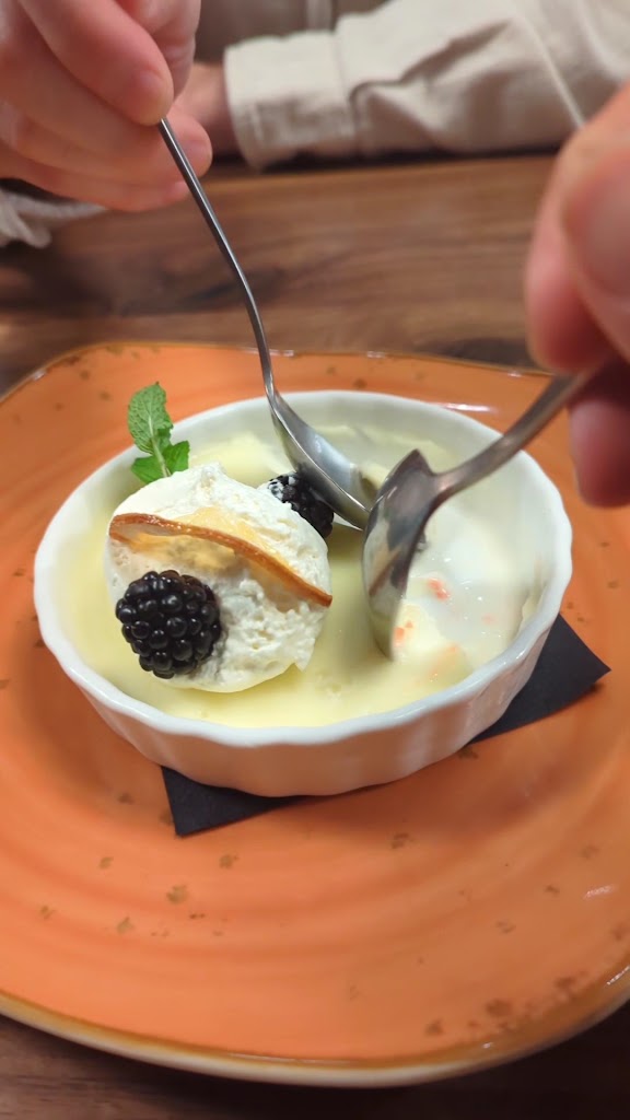  Rusted Roost Restaurant & Bar