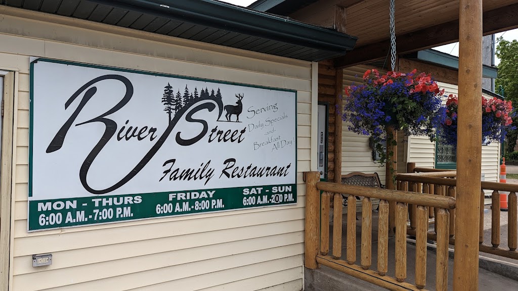  Riverstreet Family Restaurant