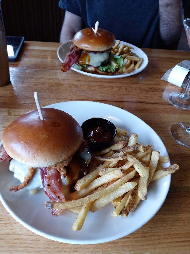  Applebee's Grill + Bar