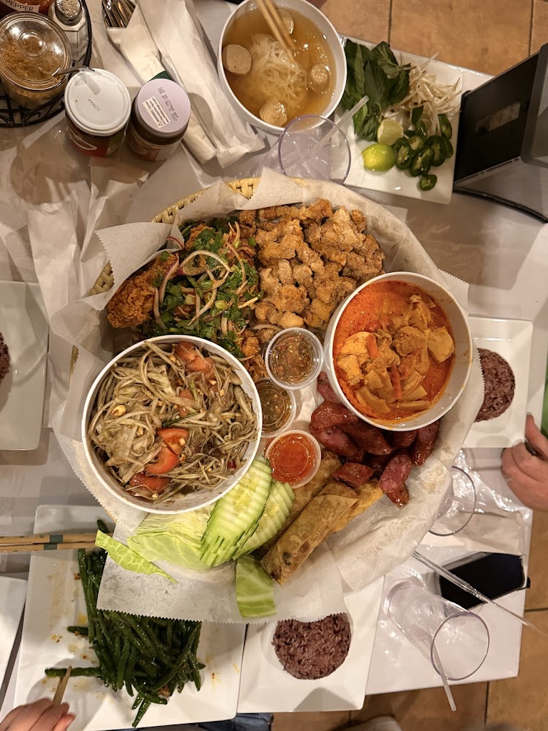  Bamboo Breeze Bar and Lounge