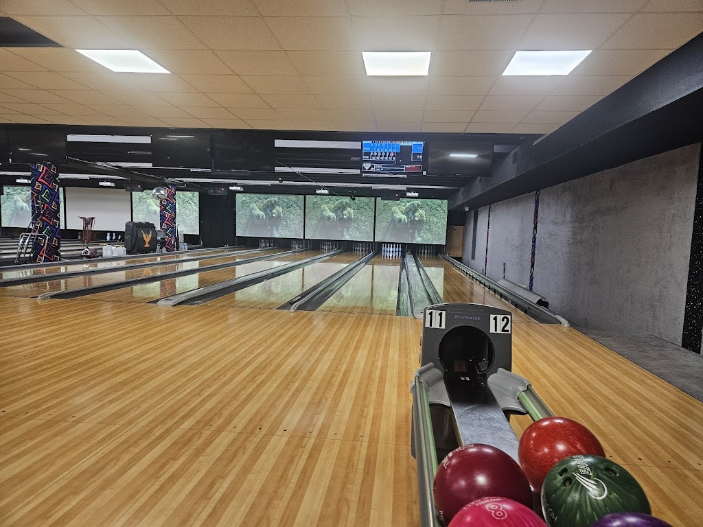  Riviera Bowl & Pizzeria