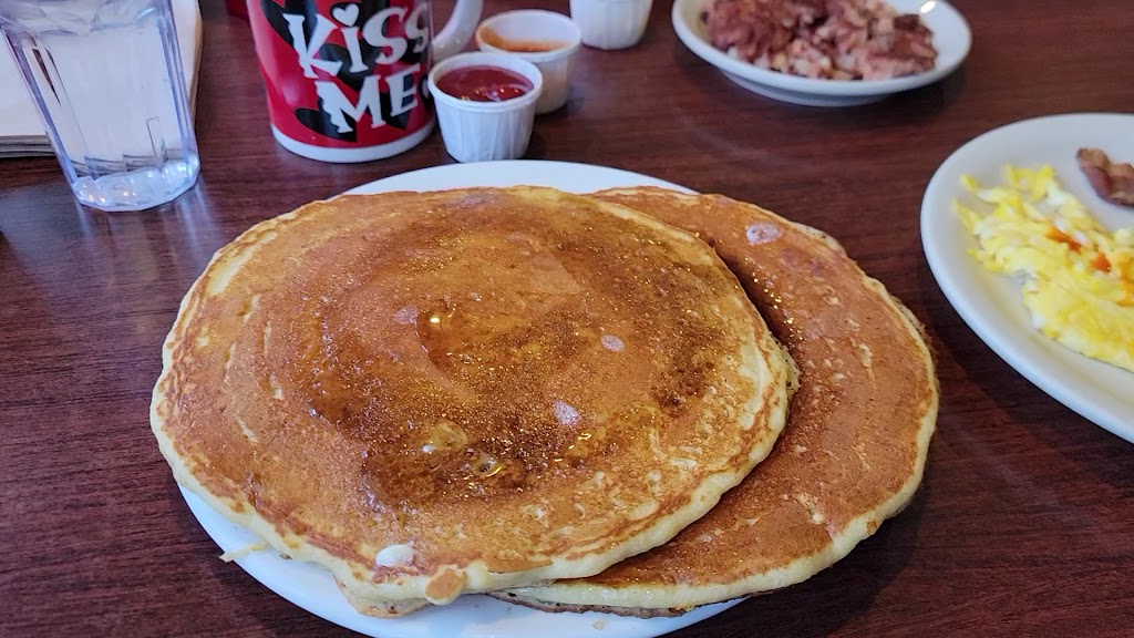  Mike's Place Family Restaurant